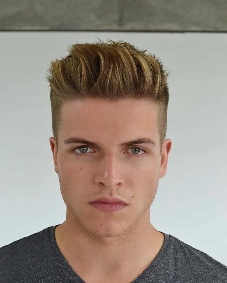 Квифф стрижка мужская #quiff #menshaircutideas Mens hairstyles short, Quiff hairstyles, Mens hairstyle