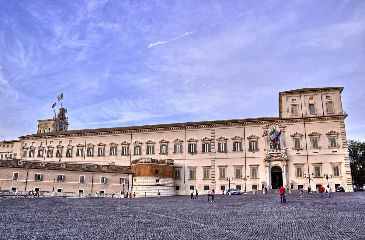 Квиринальский дворец в риме фото File:Palazzo del Quirinale.jpg - Wikipedia