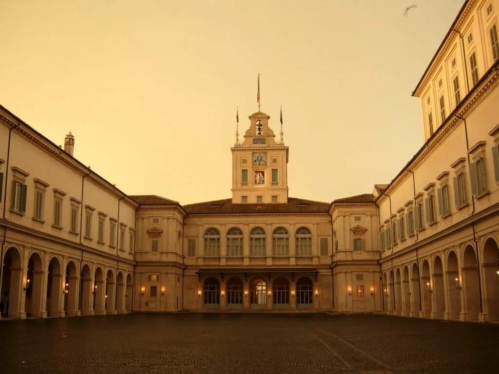 Квиринальский дворец в риме фото The Quirinal Palace (known in Italian simply as the Quirinale) is the official r