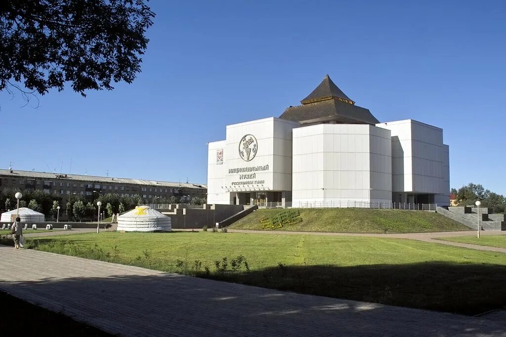 Кызыл фото музей Фото Кызыл. Национальный музей в городе Кызыл Туу