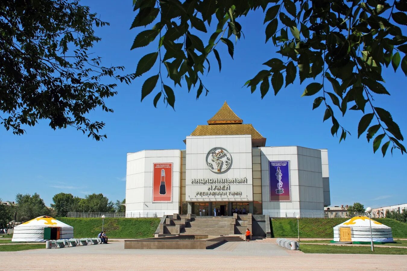 Кызыл фото музей Национальный музей имени Алдан-Маадыр Республики Тыва - Национальный музей имени