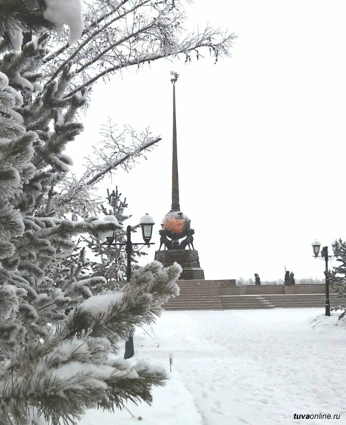 Кызыл зимой фото Заготовлены первые 70 ледовых плит для фестиваля-конкурса "Ледовая сказка в Цент