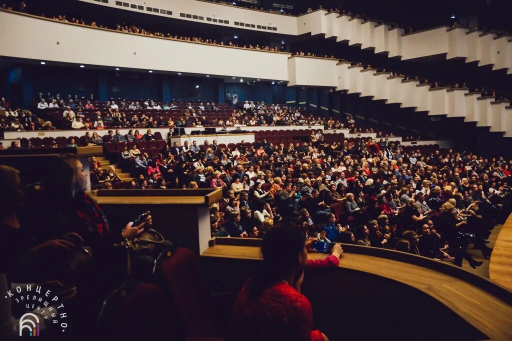 Кзц миллениум фото зала Кзц миллениум фото зала Кзц миллениум фото зала Купить билеты в КЗЦ "Миллениум" Ярославль Афиша сайта КЗЦ "Миллениум"