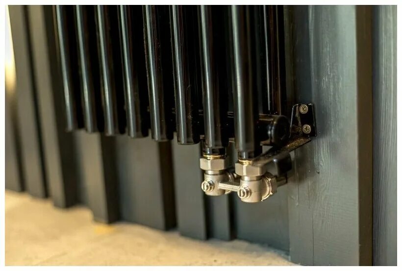 Кзто нижнее подключение Кзто нижнее подключение Кзто нижнее подключение Трубчатый радиатор Solira , модель 2180/8 ниж. подкл, цвет черный текстурный - к