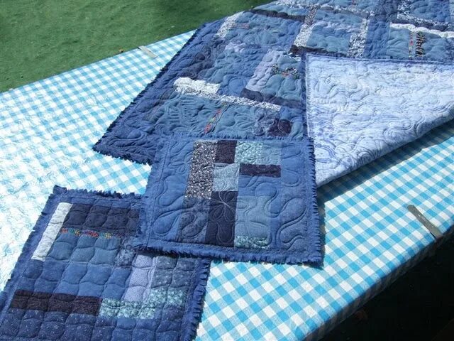 Пэчворк джинса фото My Vacation Project -- A Quilt and Hot Pads Made from a Denim Shirt! Denim place