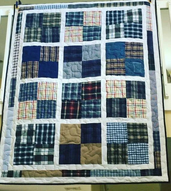 Пэчворк джинса фото Jeans quilt w/scrappy sashings! - Alaskacrochet.com Memory quilt, Quilts, Patchw