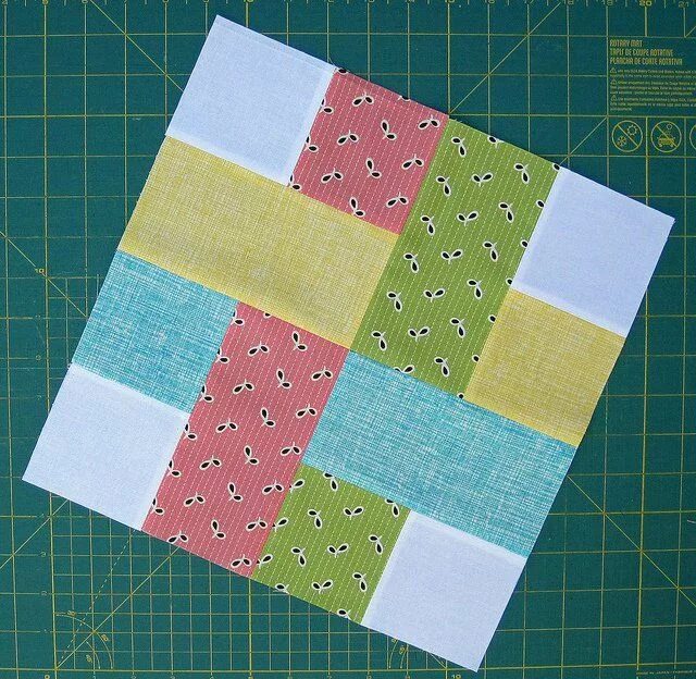 Пэчворк фото схемы для начинающих very simple quilt block made of squares and rectangles. Quilts, Quilt patterns, 