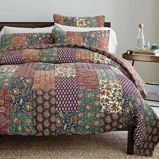 Пэчворк покрывало фото идеи для вдохновения DaDa Bedding Bohemian Floral Masterpiece Patchwork Quilted Bedspread Set - Full 