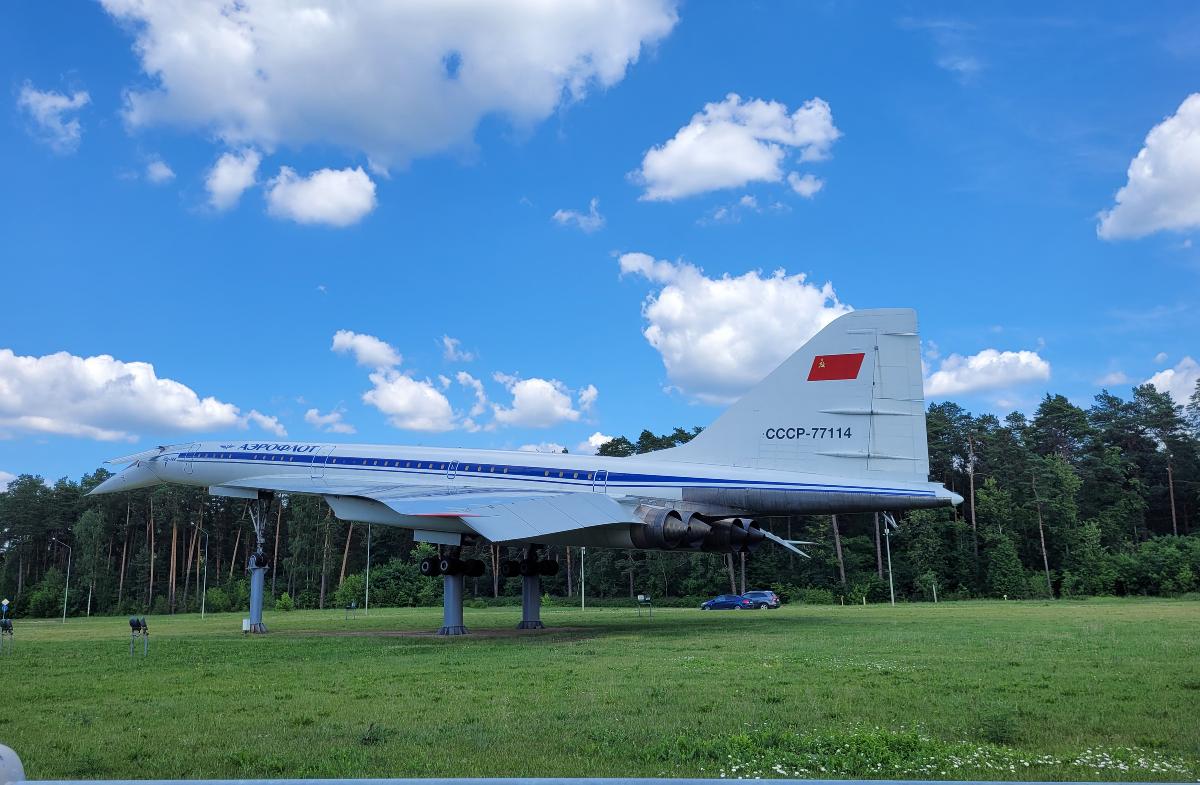 Пьедесталы в жуковском с самолетами фото Самолет-памятник Ту-144 (Жуковский - Московская область)