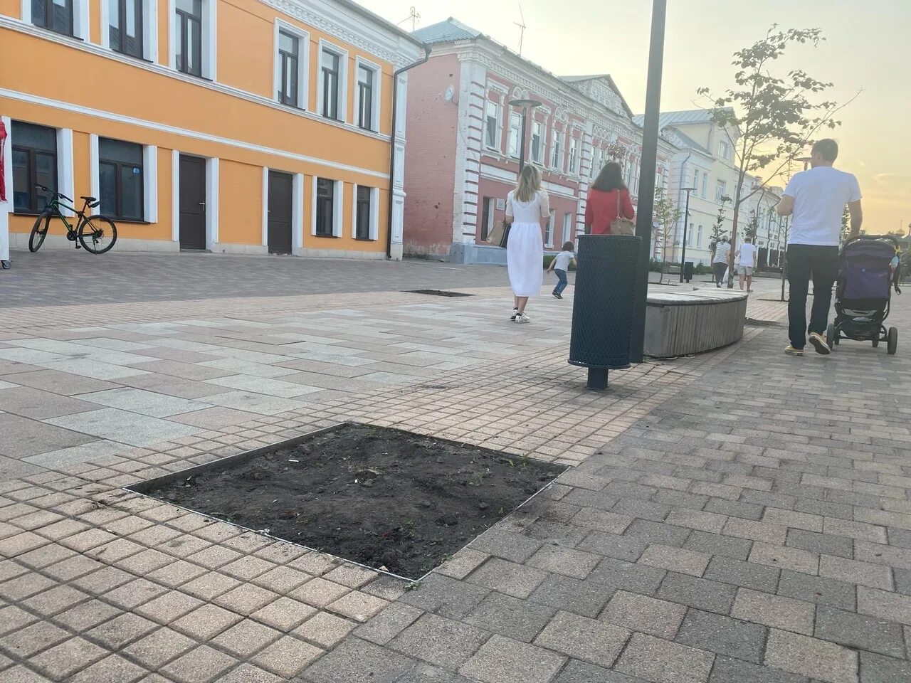 Пьер ул металлистов 25 тула фото В Туле на ул. Металлистов вандалы сломали саженцы деревьев ИА "Тульская Пресса"