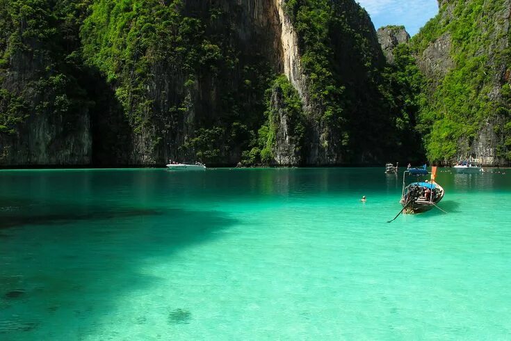 Пхукет остров пхи пхи фото Travel by ferry to phi phi from phuket and experience a new world of travelling!