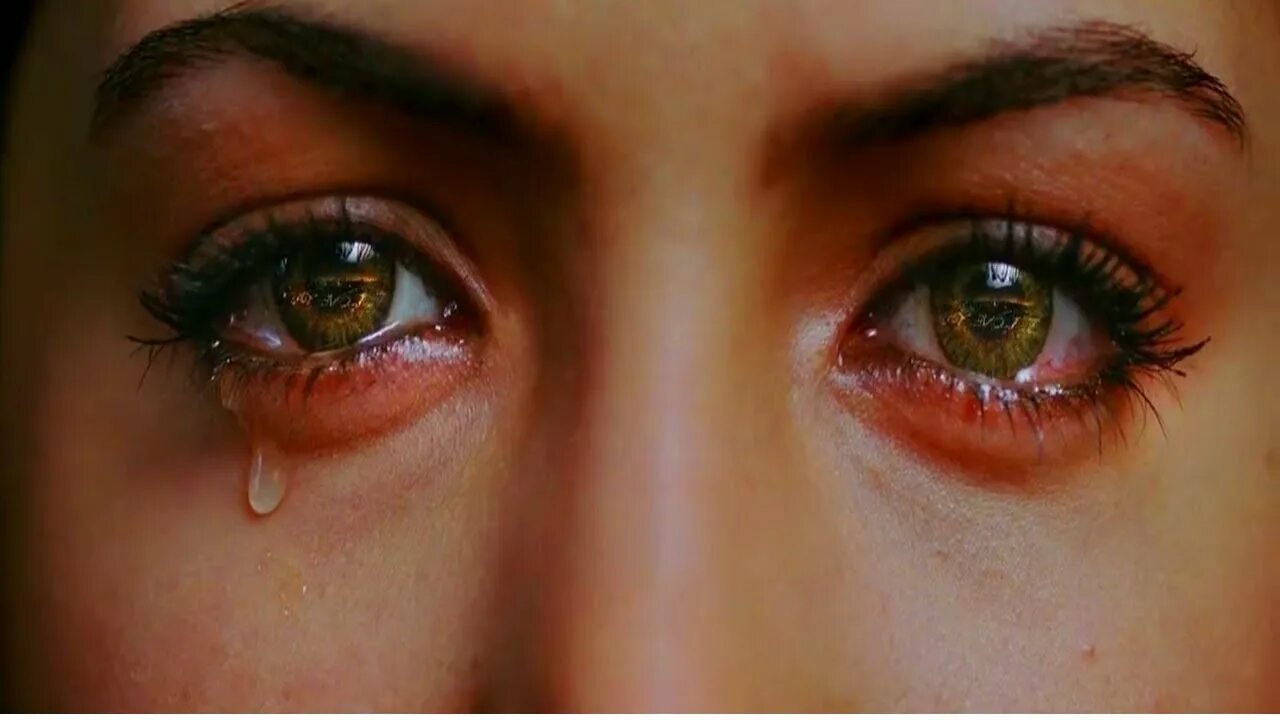 Плачущие глаза фото بنت هنديه عريسها يموت يوم الزفاف ولكن القدر ياتي لها بالمفاجاه شاروخ خان/ ملخص ف