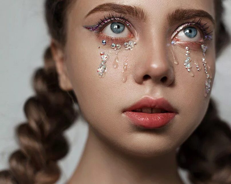 Плачущий макияж как сделать Елена Шейдлина Модный макияж, Вдохновение для макияжа, Макияж для обложки