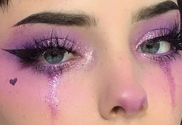 Плачущий макияж как сделать Пин от пользователя love only pain на доске ｍａｋｅｕｐ Фиолетовый макияж, Фиолетовый