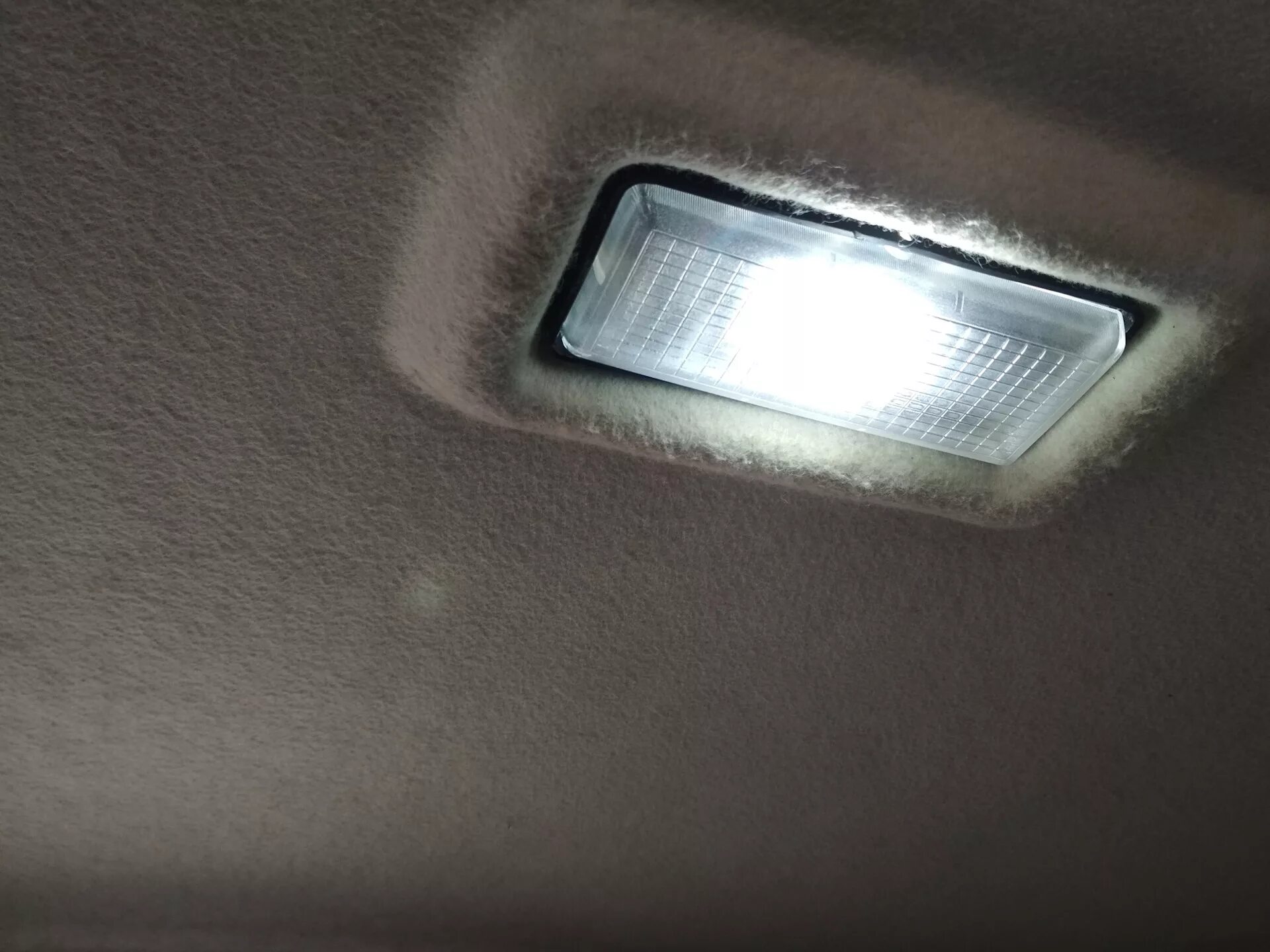 Плафон освещения салона ваз 2114 тюнинг Плафон салона ВАЗ 2114 - Lada 2114, 1,5 л, 2006 года электроника DRIVE2