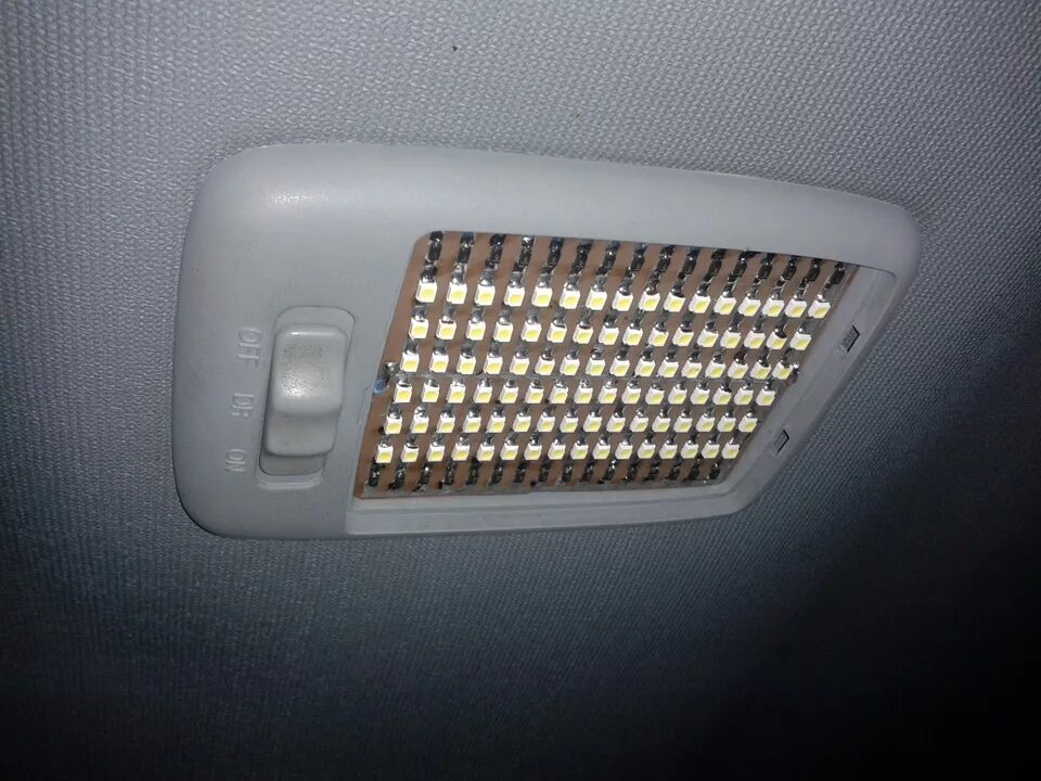 Плафон салона фото Светло, ещё светлее. или светодиодный салонный плафон. - Hyundai Accent (2G), 1,