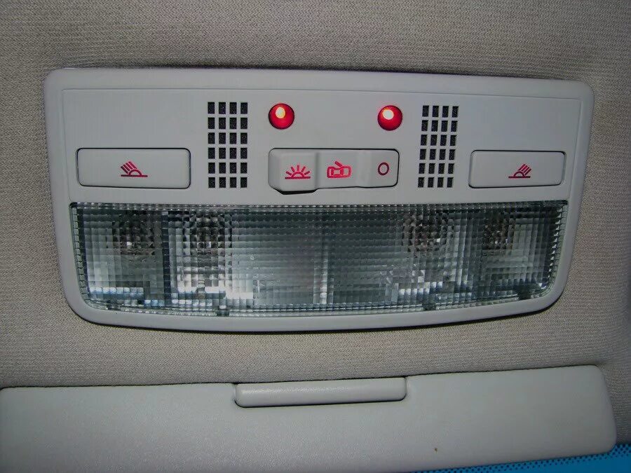 Плафон салона фото Плафон в салон. Где найти? - Skoda Octavia A4 Mk1, 1,8 л, 2002 года электроника 