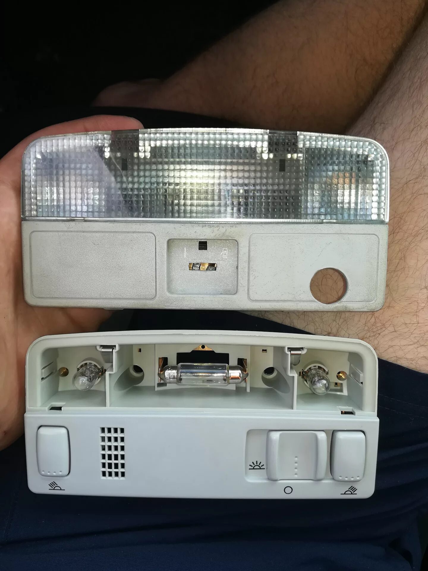 Плафон салона фото Плафон освещения салона - Audi A4 (B5), 1,8 л, 1995 года электроника DRIVE2