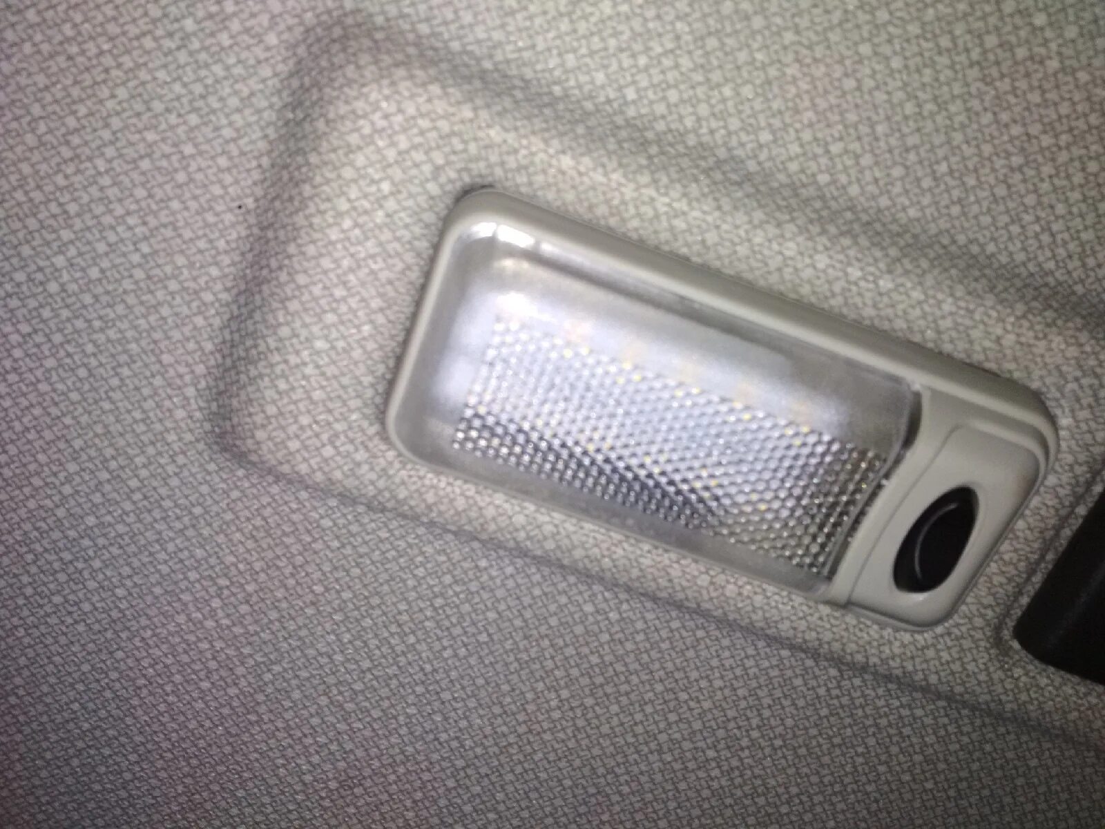 Плафон салона фото Плафон салона - Lada 21104, 1,5 л, 2002 года аксессуары DRIVE2