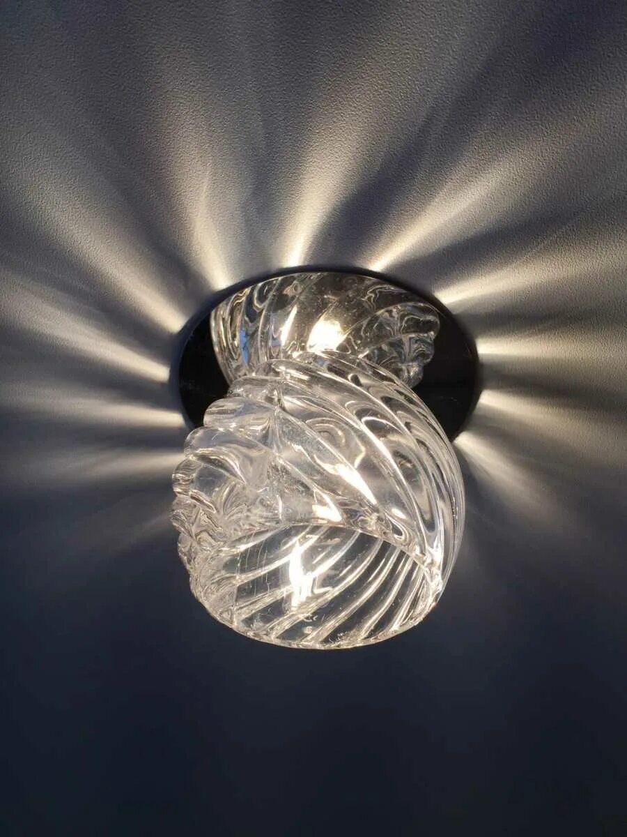 Плафоны для натяжных потолков фото и цены Светильники для натяжных потолков: фото-обзор современных моделей + инструкция п