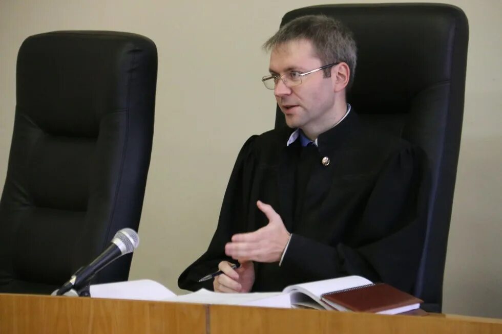 Плахин юрий николаевич омск судья фото Мусорный король" Путинцев продолжает отрицать свою вину Последние Новости Омска 