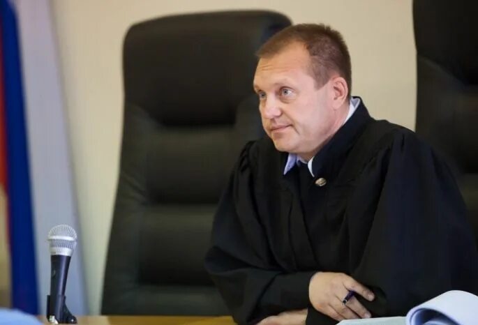 Плахин юрий николаевич омск судья фото В Омске судья Битехтин, арестовавший Гамбурга, ушел в отставку