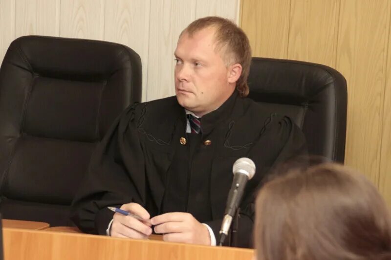 Плахин юрий николаевич омск судья фото В Омске повысили судью, посадившего Шишова Омск-информ