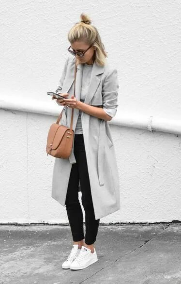 Плащ с джинсами и кроссовками фото женщины jbrandjeans Minimalist fashion, Womens fashion, Clothes