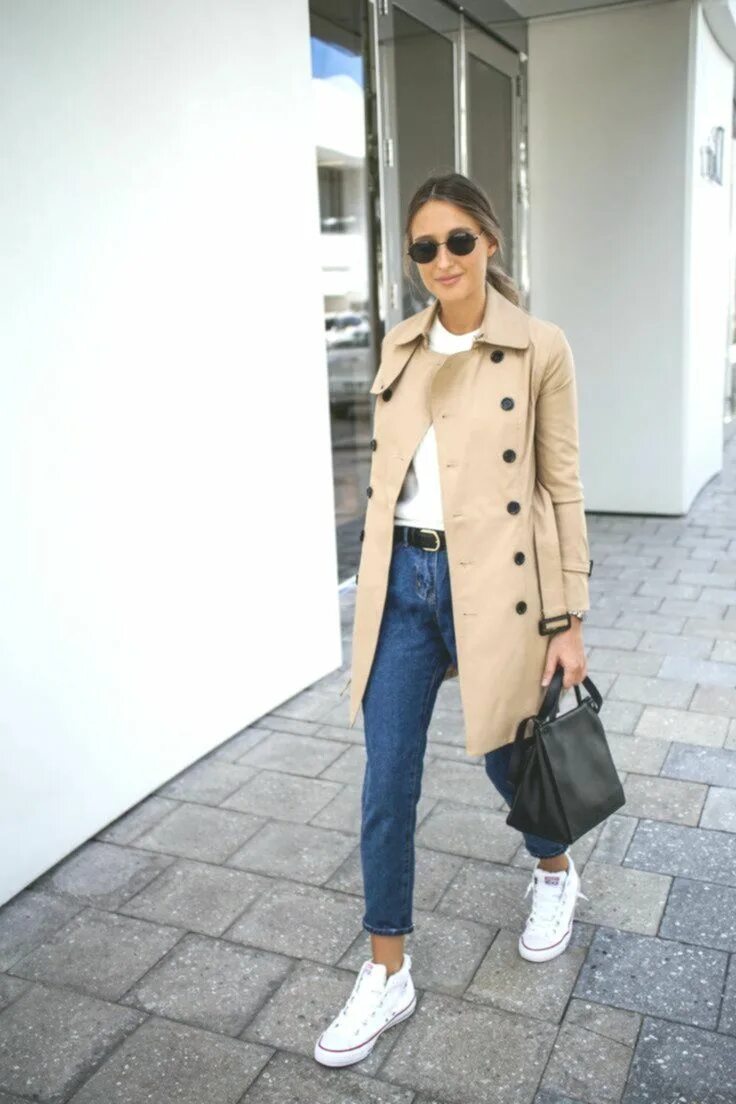 Плащ с джинсами и кроссовками фото женщины Pin by Ai dana on Mode Trench coat outfit, Beige trench coat, Trench coats women