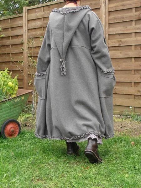 Плащ в стиле бохо женский Шастая давеча по просторам Пинтереста, наткнулась я на наряды LArmoire de Blandi