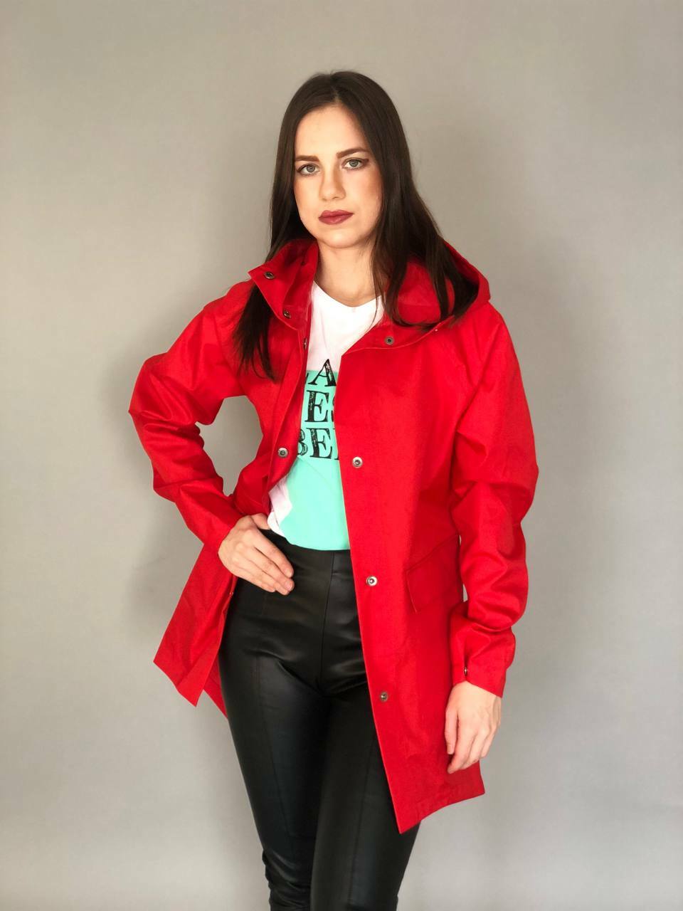 Плащ женский мода 2024 фото Куртка дождевик женский raincoat с капюшоном короткий непромокаемый качественный