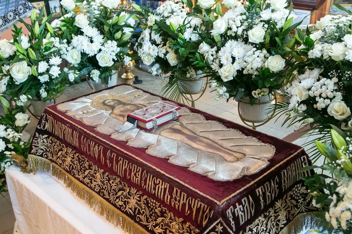 Плащаница фото в храме Великая пятница в храме 26.04.2019 г. + Покровский храм г.Щелково