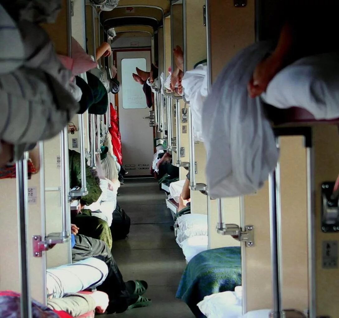 Плац в поезде фото С июня в поездах этого делать теперь нельзя - как будут ездить пассажиры РЖД в н