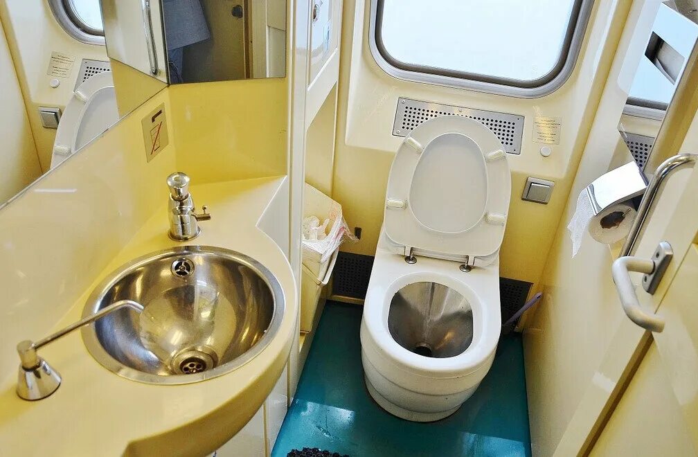 Плацкарт фото туалет Какого качества вода в поезде и можно ли её пить? Одинаковая ли вода в "Титане" 