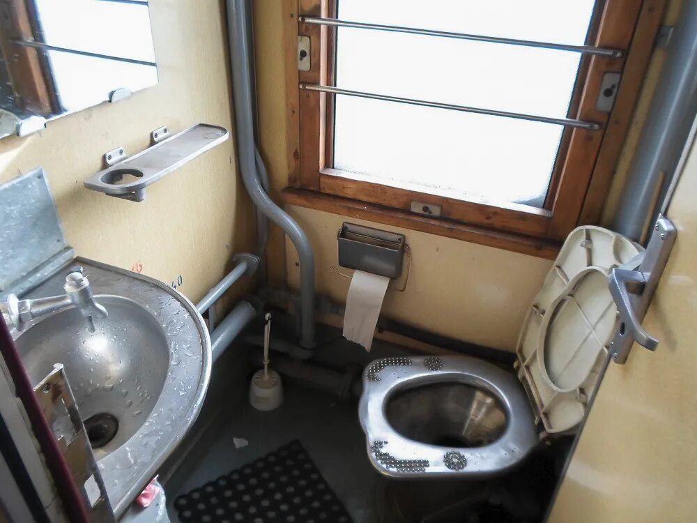 Плацкарт фото туалет Когда в казахстанских поездах откажутся от гравитационных туалетов - новости Каз