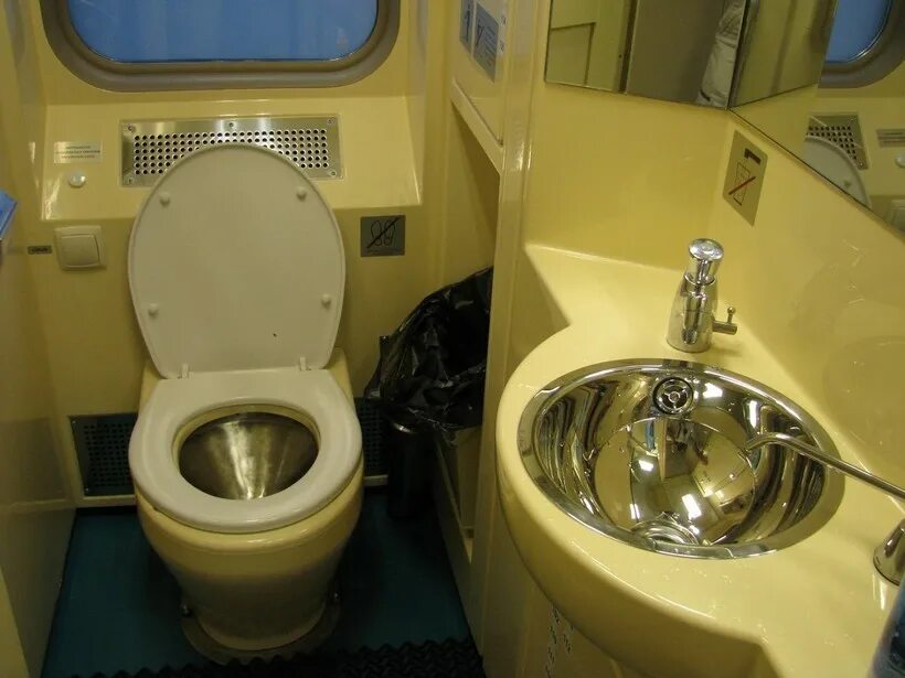 Плацкарт фото туалет Билеты на поезд Псков - Дно цена от 247 руб, расписание жд поездов