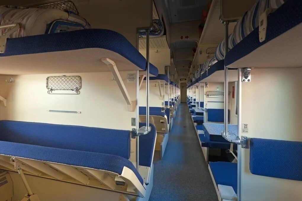 Плацкарт фото внутри вагона боковые В марте 2023 года временно закроют продажу билетов на поезда из Омска в Симфероп