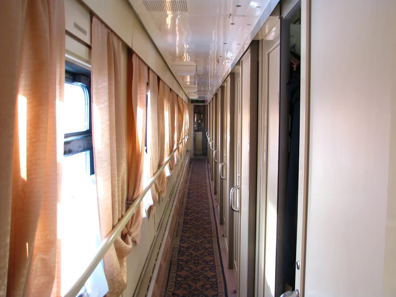 Плацкарт купе св в чем отличие фото Купе в поезде плацкарт: найдено 86 изображений