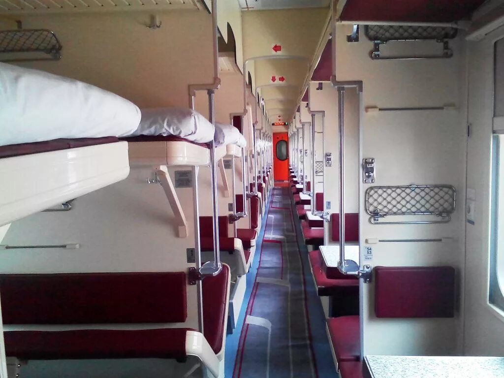 Плацкарт места в поезде ржд фото В поездах "Волгоград-Москва" появились современные плацкартные вагоны - ВолгаПро
