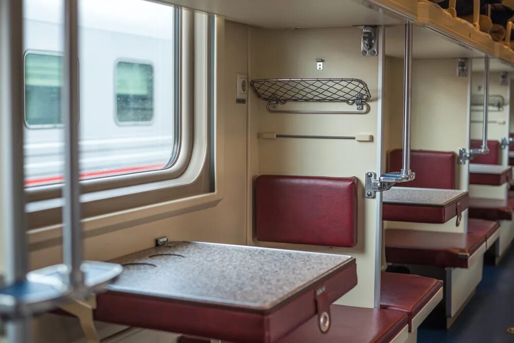 Плацкарт места в поезде ржд фото Плацкартный фото YugNash.ru