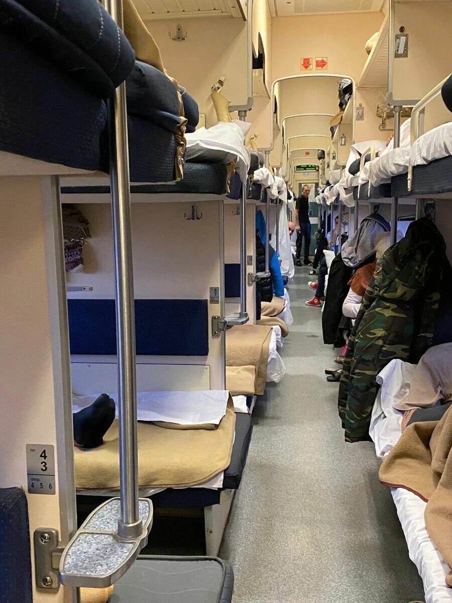 Плацкарт москва владивосток фото Путешествие девушки в плацкартном вагоне поезда Москва-Владивосток - день 2 Gym 