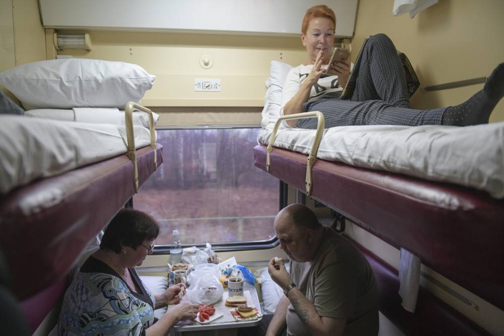 Плацкарт в поезде фото 2024 Инна Белова - Российская газета