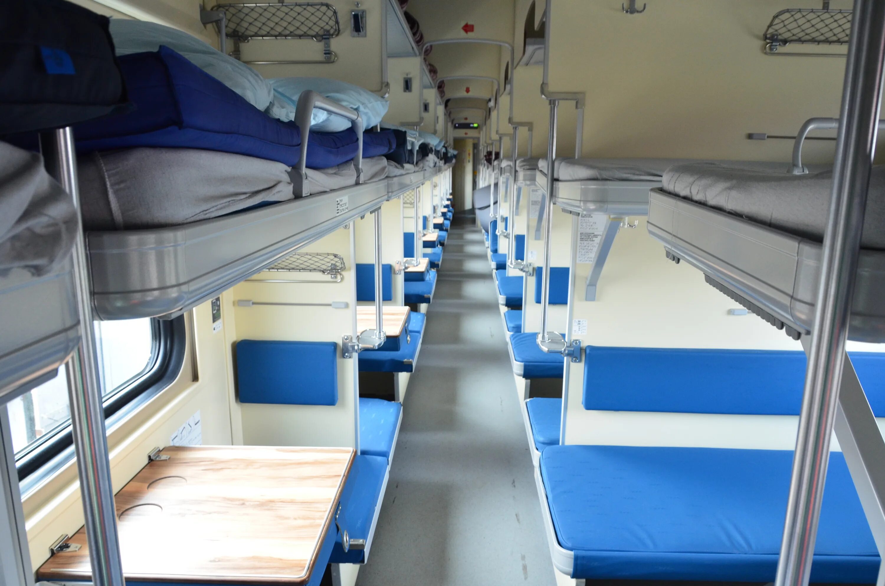 Плацкарт в поезде фото 2024 В поезде "Вятка" появились 12 новых плацкартных вагонов: фото Экономика Селдон Н