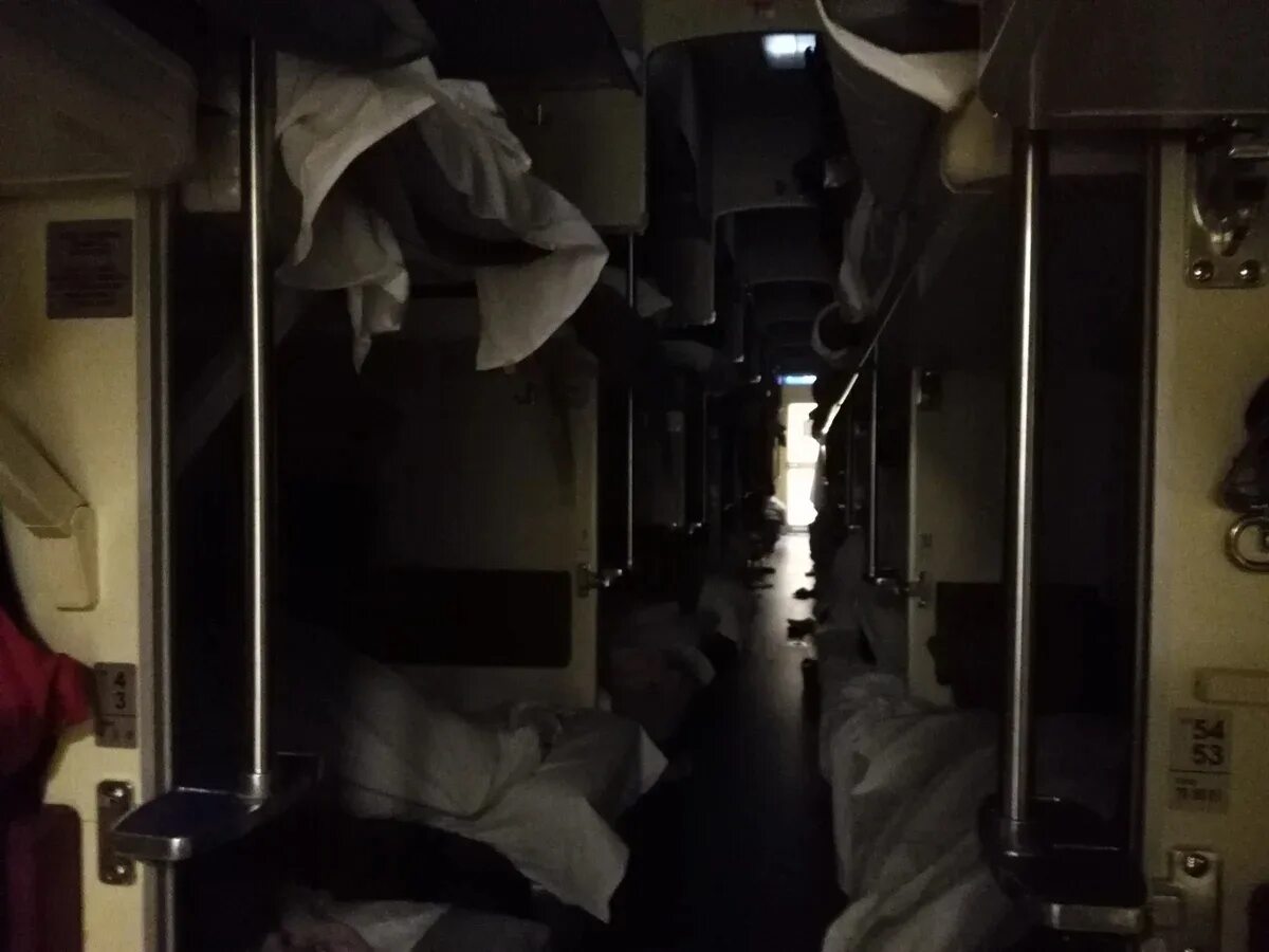 Плацкарт в поезде фото 2024 Вопиющий случай произошёл в поезде Красноярск Нетипичный Красноярск