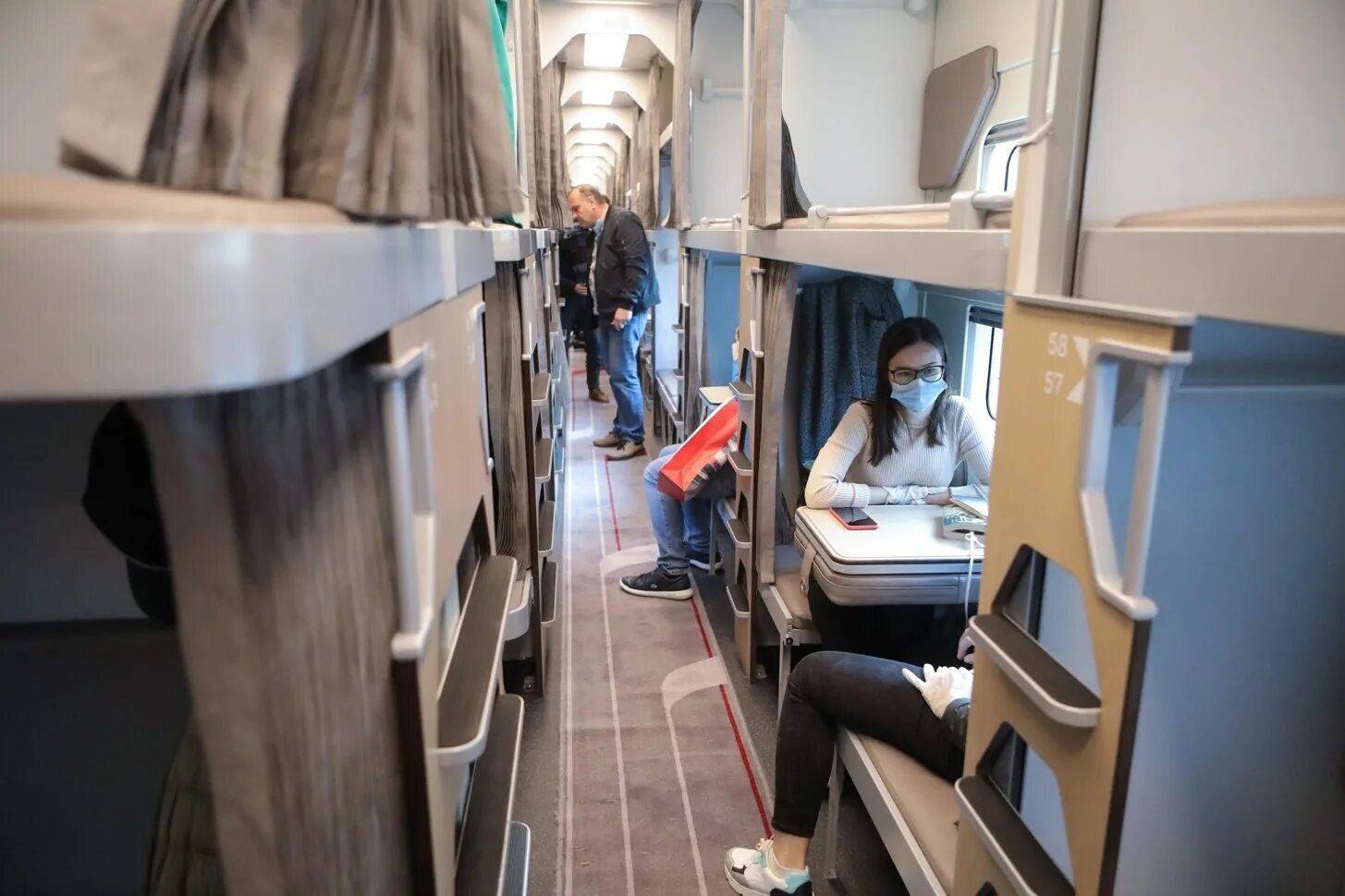 Плацкарт в поезде фото 2024 Фотопост: РЖД представила новый плацкартный вагон - Wylsacom