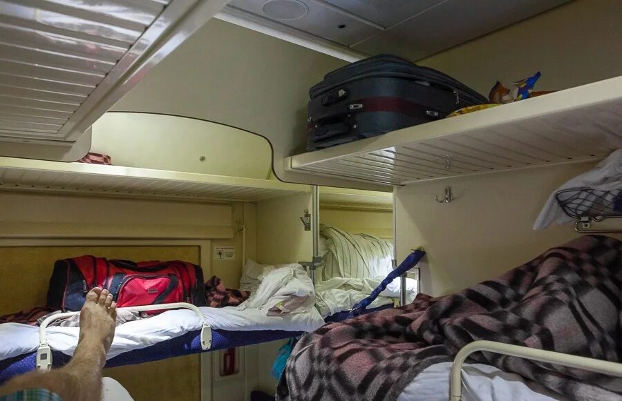 Плацкарт верхняя полка фото Кондиционер в поезде плацкарт: найдено 86 изображений