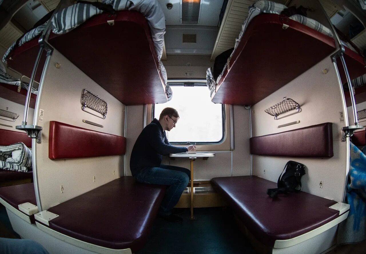 Плацкарт внутри фото Билеты нa поезд из Тюмени до Крымa подорожaли нa треть - РБК