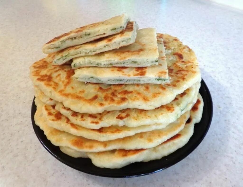 Плацынды рецепт с фото с картошкой молдавские Нежное тесто и сочная начинка. Аппетитные молдавские лепёшки Идеи для блюд, Лепе