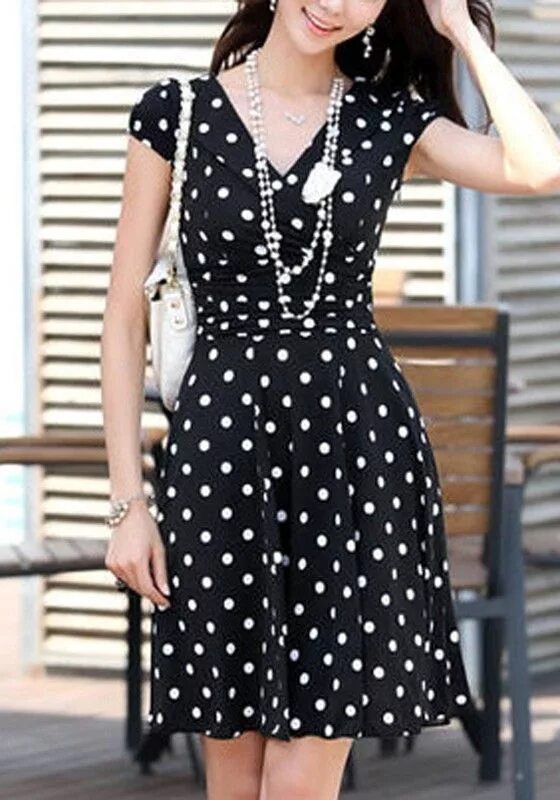Платье черное в белый горошек фото Black Polka Dot Print Pleated V-neck Short Sleeve Chiffon Dress Polka dots outfi