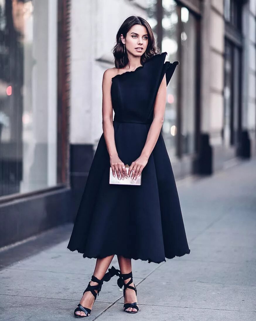 Платье фото новые модели Dresses That Flatter Every Body Type POPSUGAR Fashion Fashion dresses, Black dre